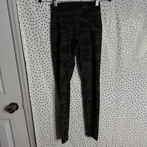 Lululemon Wunder Under Camo